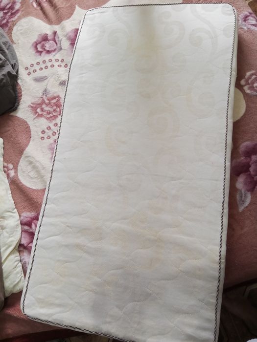 Продам матрас в кроватку