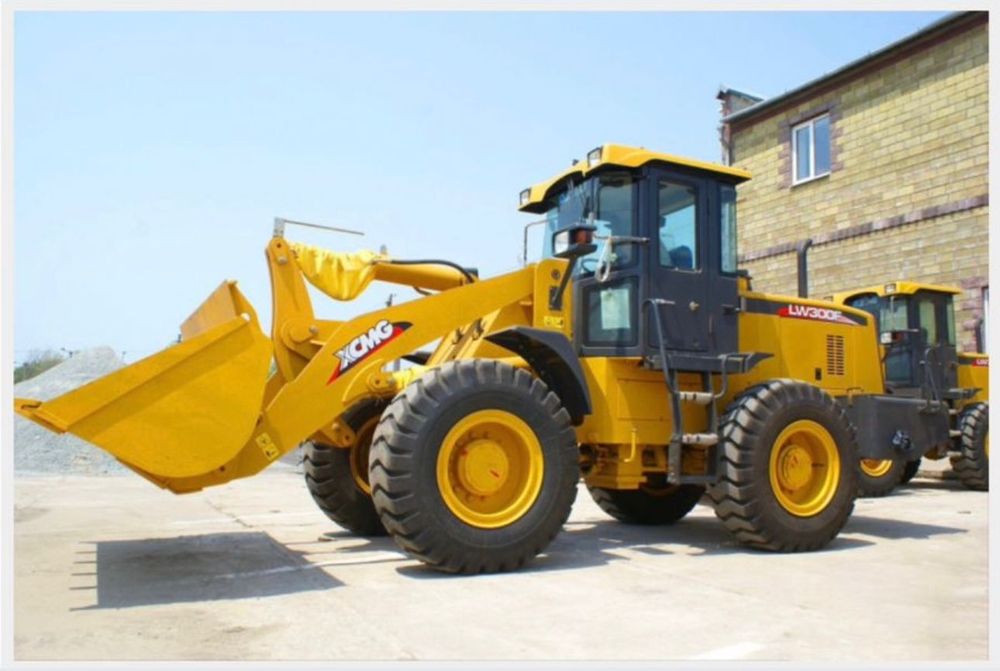 Аренда услуги погрузчика 2 куб.