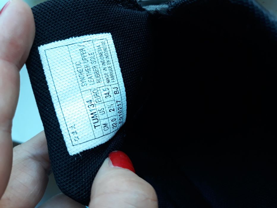 Asics 34 номер, черни обувки