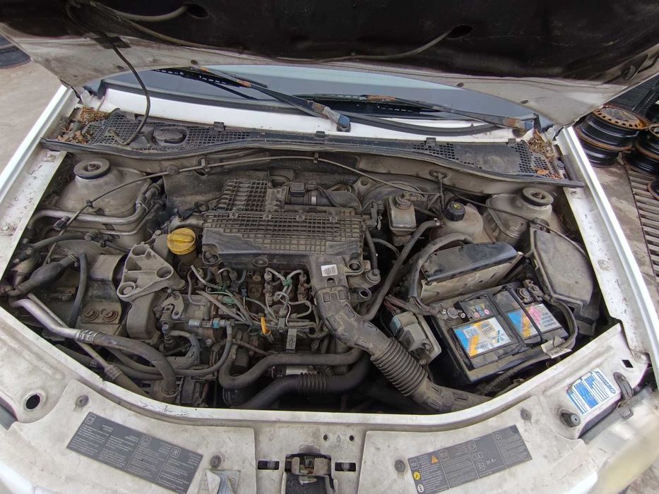 Dezmembram Dacia Logan