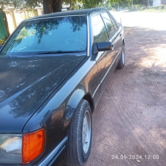 Мерседес бенц 300