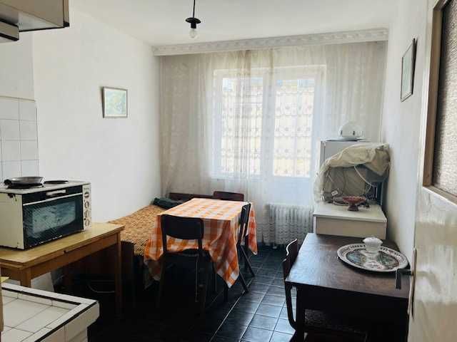 Продава се Двустаен апартамент в Разград, Център - 63 кв.м за 1368 €/кв.м - Снимка #2