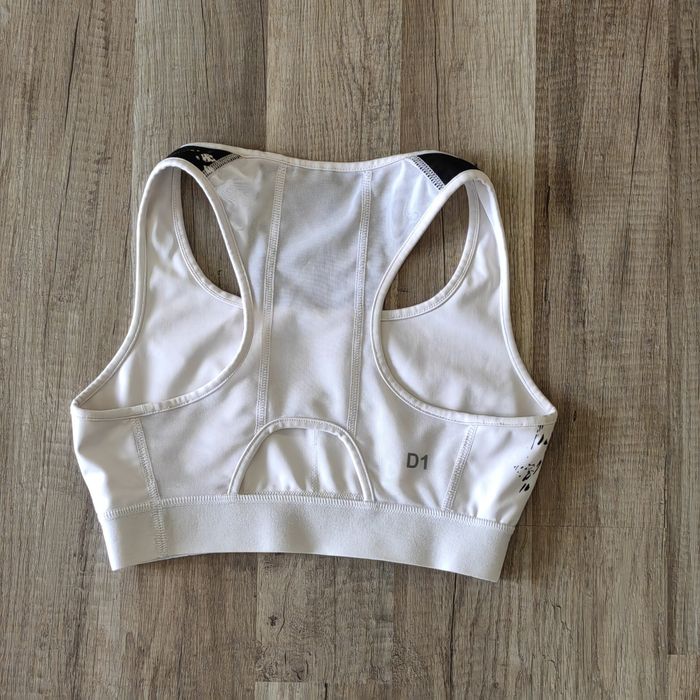 Спортни сутиени Reebok, Asics