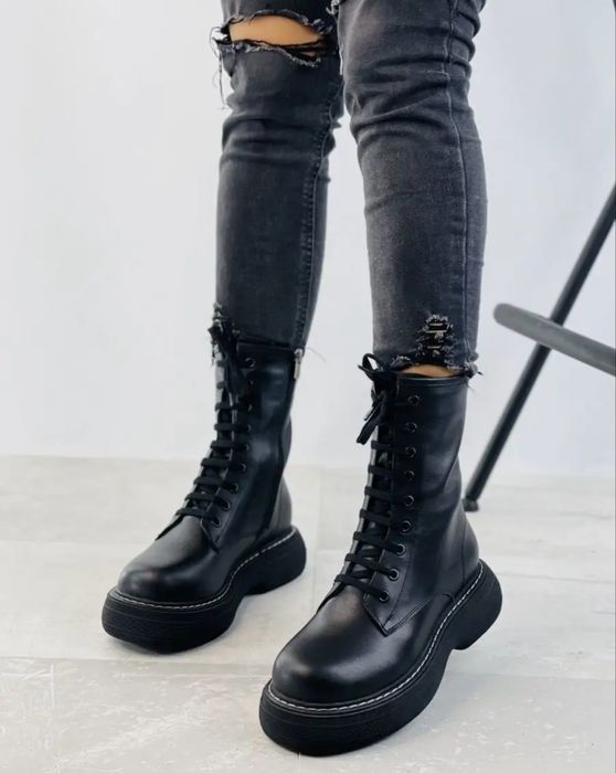 Женские ботинки