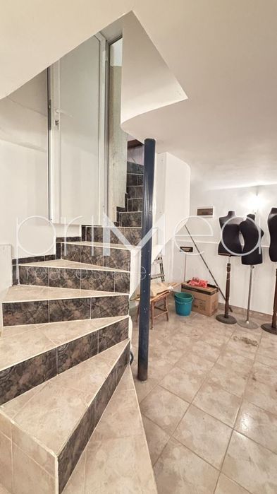 Магазин в Бургас-Център площ 111 цена 159000