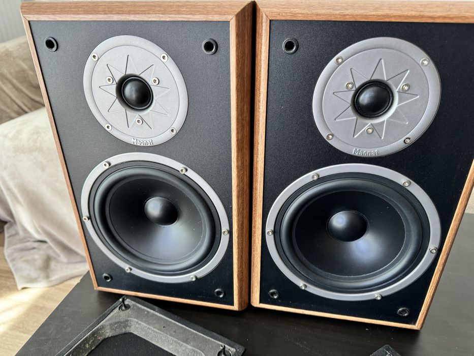 Boxe magnat monitor supreme 200