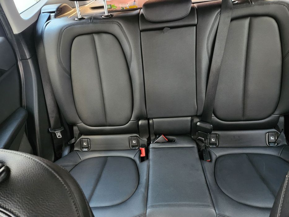 BMW X1 ,190 CP Heads-up