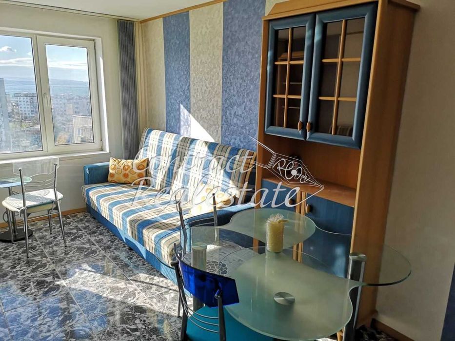 Дава се под наем Едностаен апартамент в Варна, Център - 28 кв.м за 255 € - Снимка #2