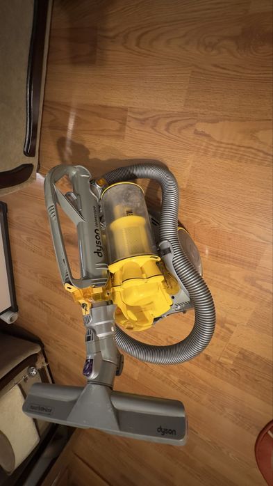aspirator Dyson DC11 perfect functional