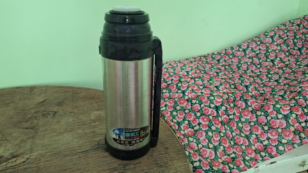 Термос продаётся  срочна