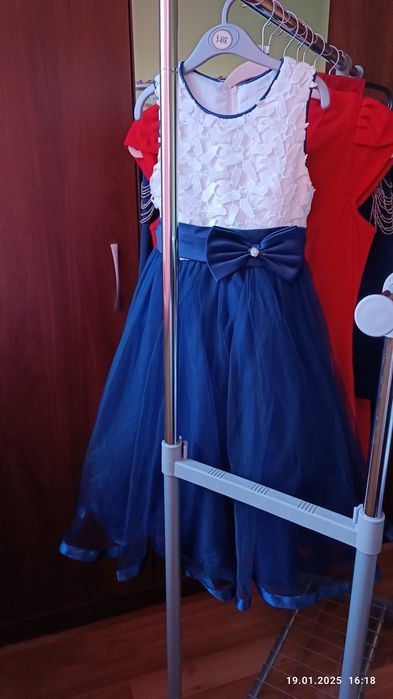 Уникална дълга детска рокля за официален повод 120 р-р