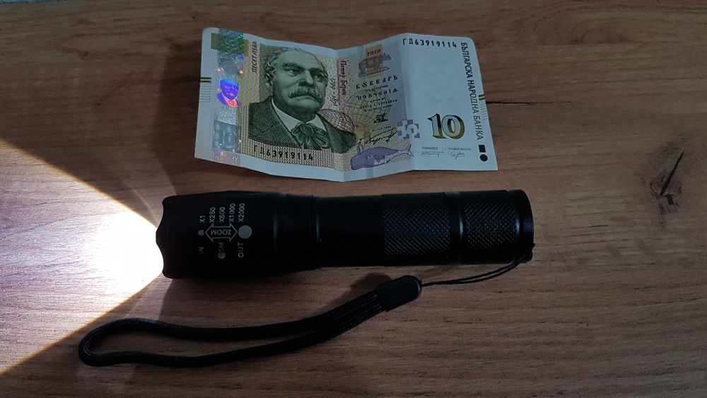 Нов фенер + 3 нови батерии (тип AAA)