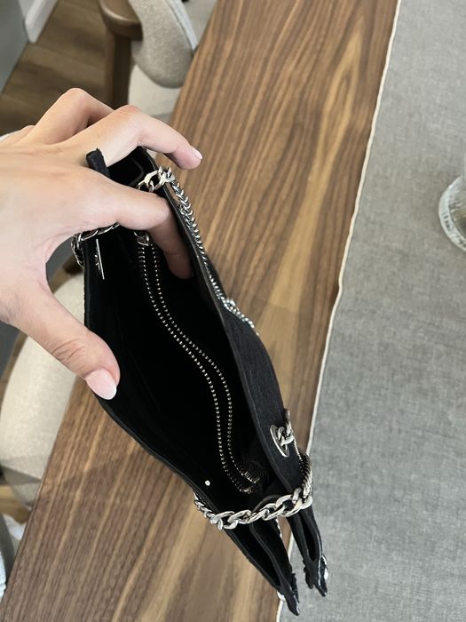 Чeрна чанта от Zara