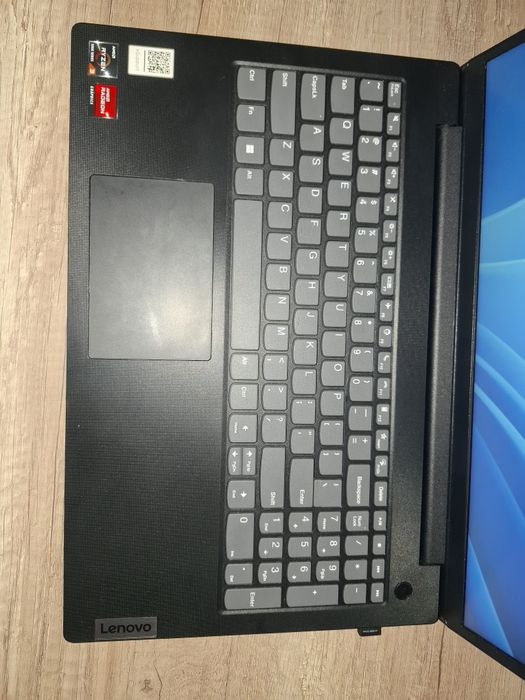 Vând laptop Lenovo in stare perfecta