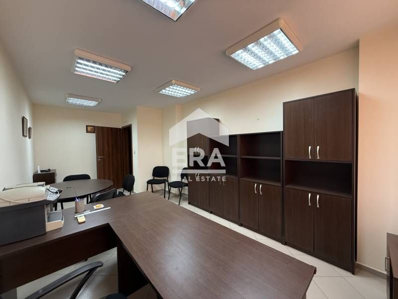 Дава се под наем Офис в Варна, Бизнес хотел - 62 кв.м за 511 € - Снимка #1