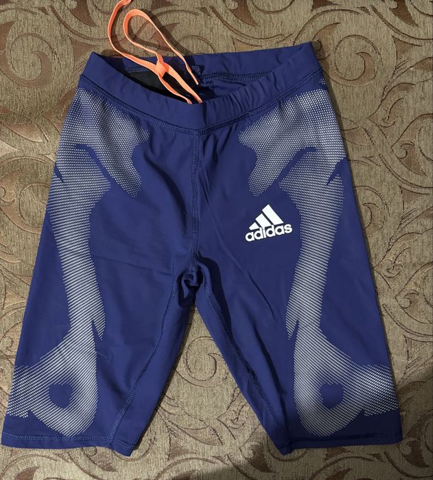 Спортивные тайтсы adidas