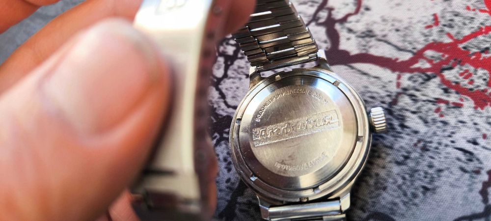 Сет часовници Восток