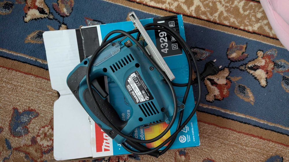 Fierastrau electric Makita