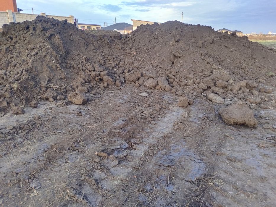 Песок , чернозем , щебень