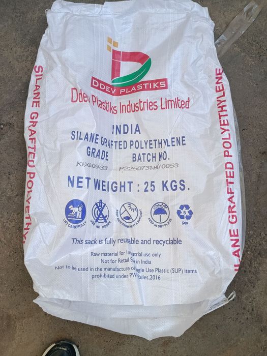 Упаковочный Линолеум, мешок пустой,поддон Б/у один рулон 25000 су