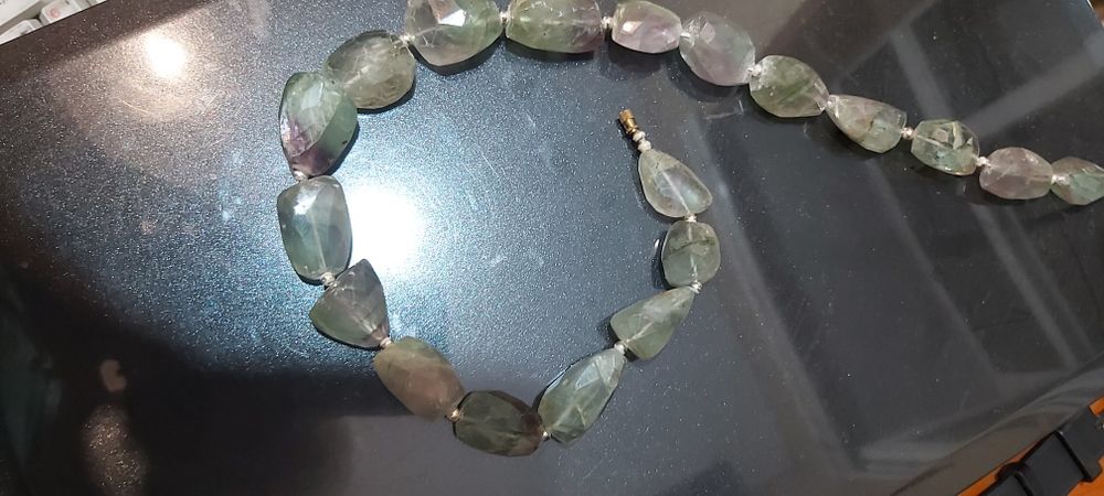 Продаются бусы флюирид