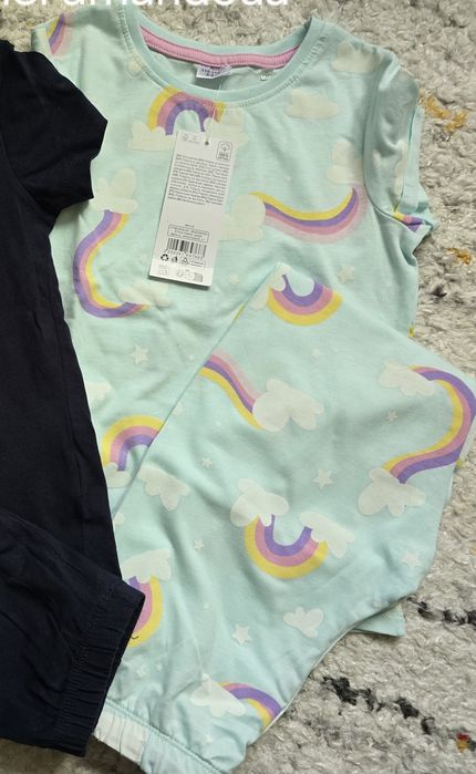 2 rochite 98 si 1 pijama 110/116