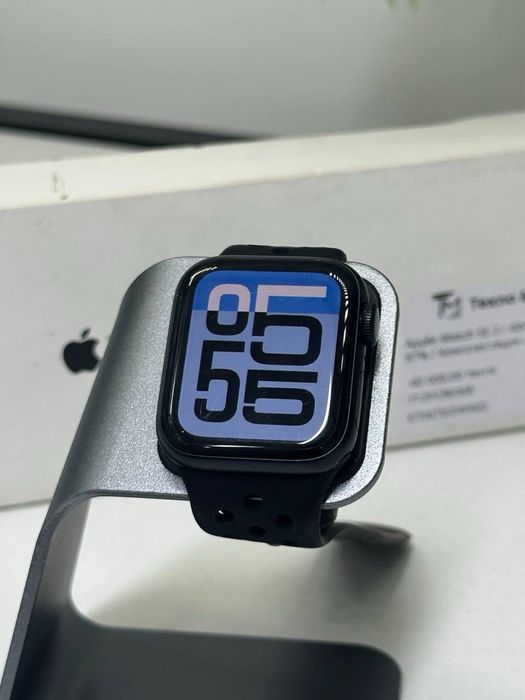 Apple watch SE 2 40mm / Akb 97%)