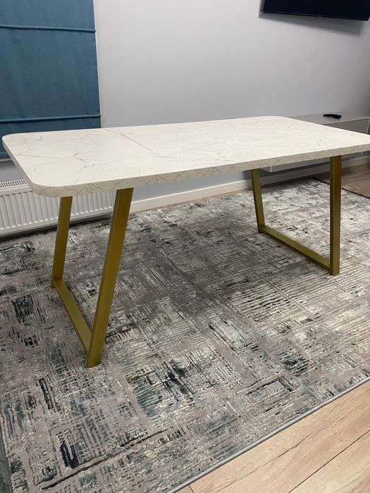 Стол калссический