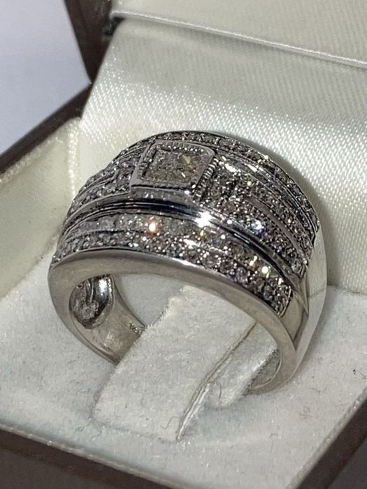 Inel aur alb cu diamante 1.55ct