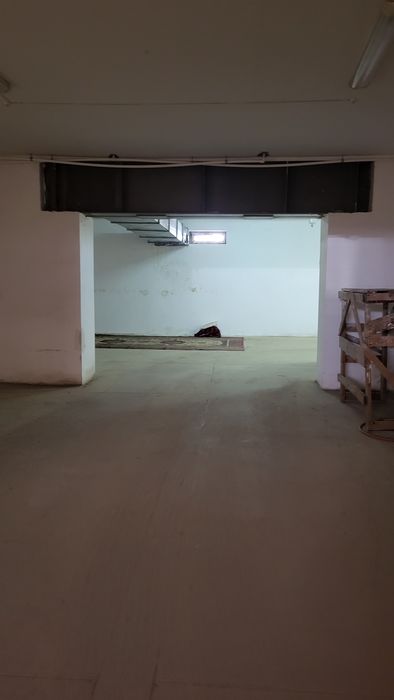 Подземный паркинг в центре города.