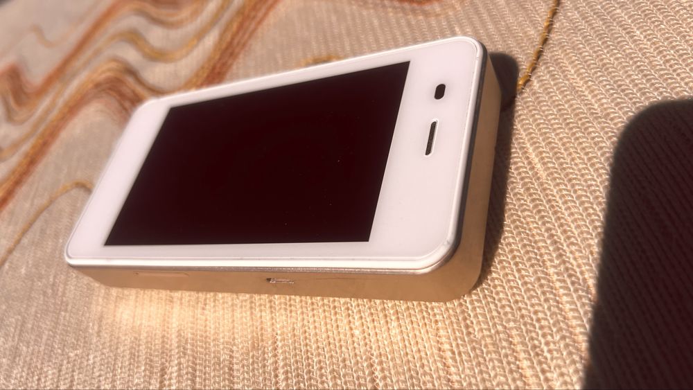Мобилен 4G/LTE Wi-Fi рутер GlocalMe G3 (G1611) + Power Bank 5350 mAh