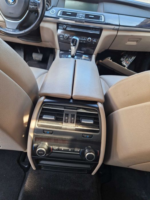 Кори на врати и задна седалка BMW 750i F01