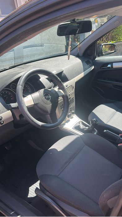 Vand Opel Astra  H Enjoy /AB berlina cu hayon