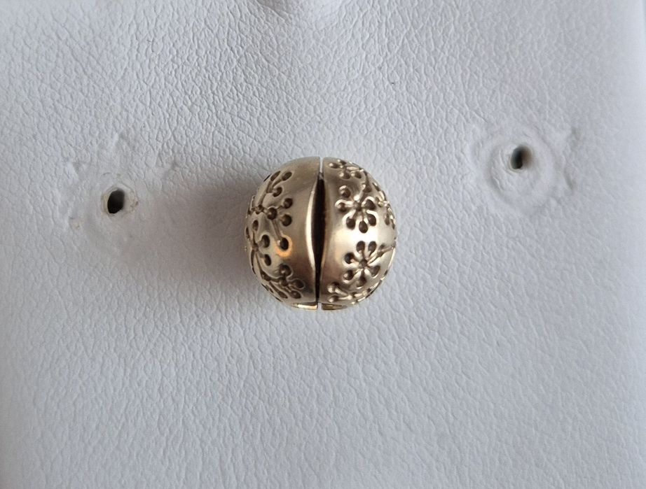 Talisman/charm aur original Pandora