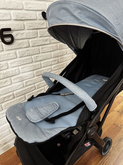 Коляска Joie Tourist