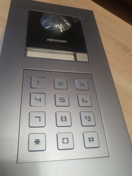Продается многоквартирный домофон hikvision.