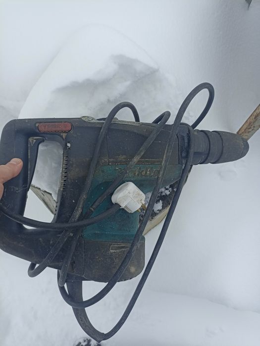 Перфоратор Макита  hr4001с