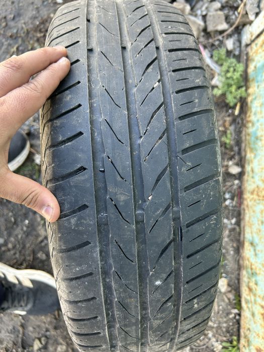 Продам косплект резины 185 65 r14