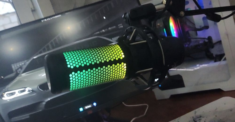 Продам Игровой микрофон hyperX quadcast s