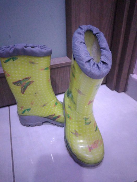 Ботуши за дъжд и локвички