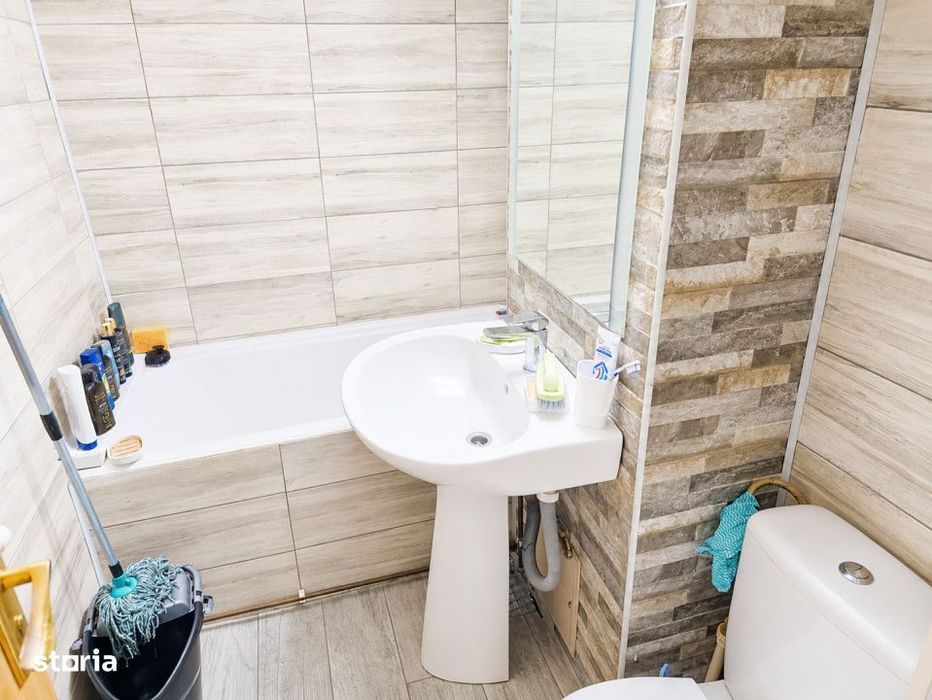 Apartament Nord, etaj intermediar, decomandat, renovat