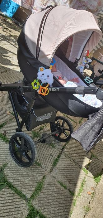 Бебешка количка NEXT комбинирана  с два коша +подарък кошница за кола