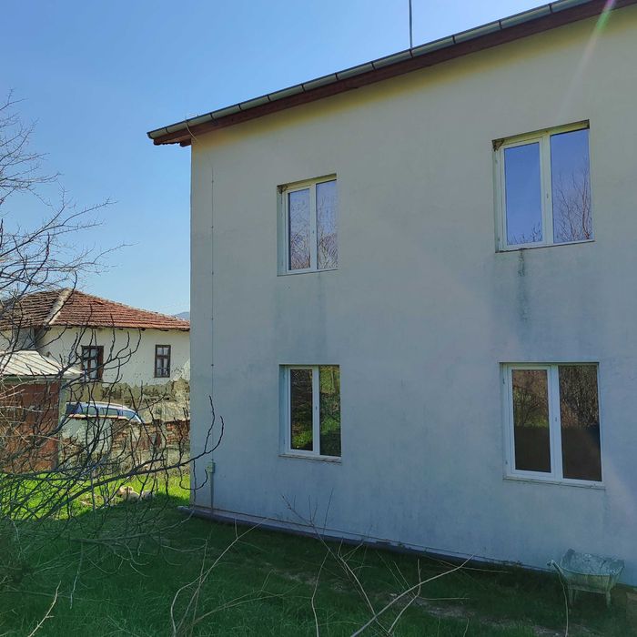 Продава къща с акт 16