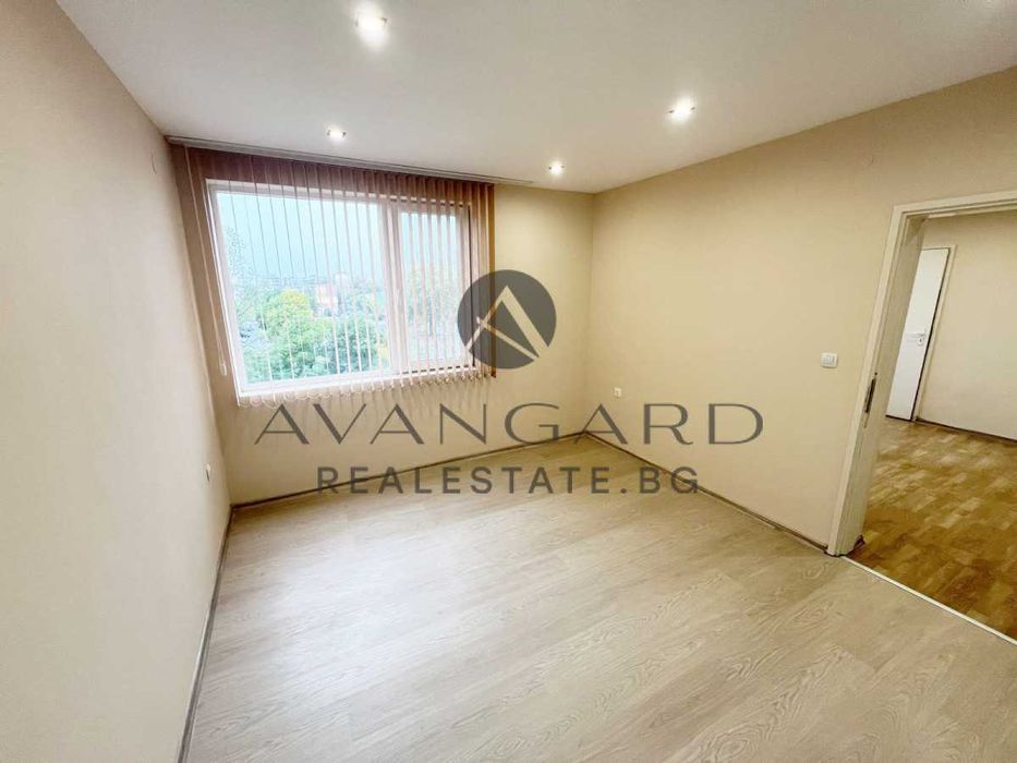 оф.24166 Двустаен с три отделни стаи/ Изгрев