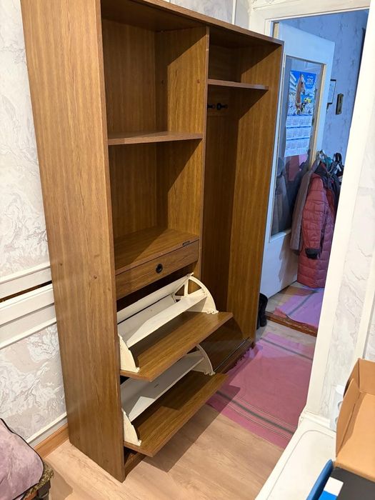 Продам прихожую б/у