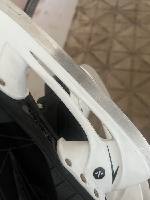 Продам коньки хокейные