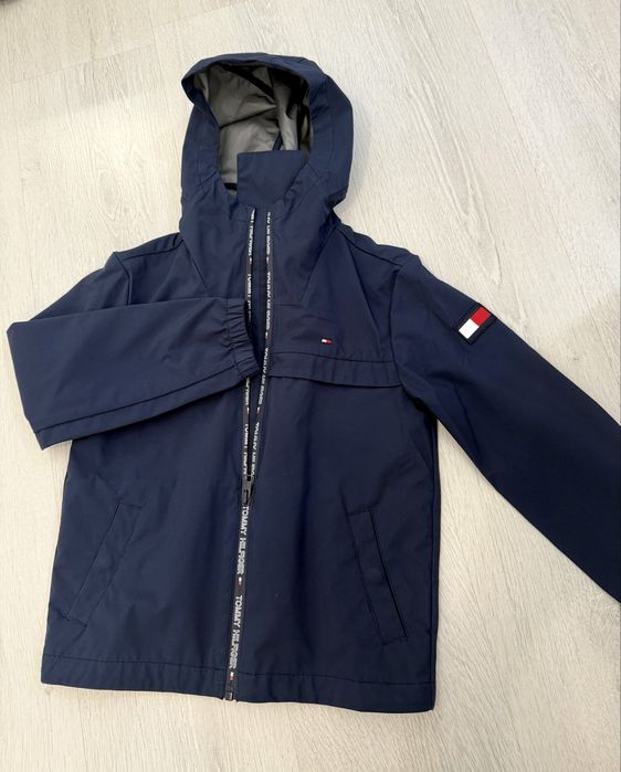 детска ветровка Tommy Hilfiger
