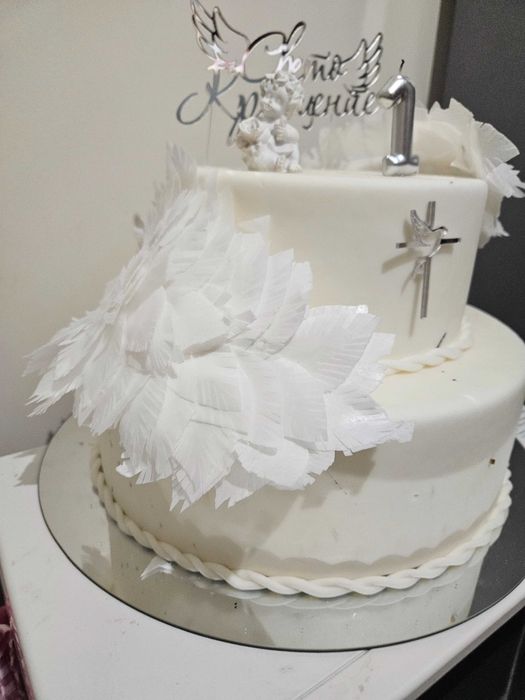 Бутафорна торта за кръщене