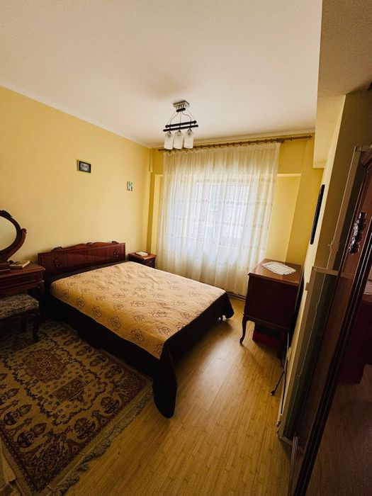 Apartament 2 camere , decomandat, zona Orizont
