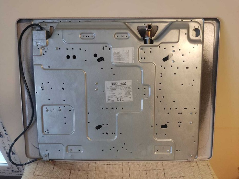 Plită gaz incorporabilă BAUMATIC 4 arzătoare + 1 wok  Avena Rustic